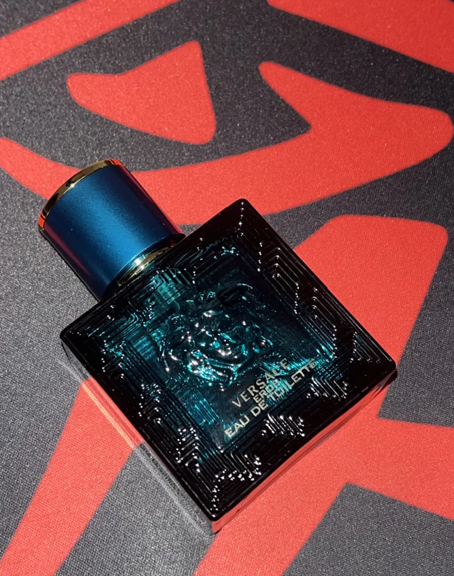 Image #1 de Sillage parfait, odeur délicieuse et longue tenue. Rien à redire.